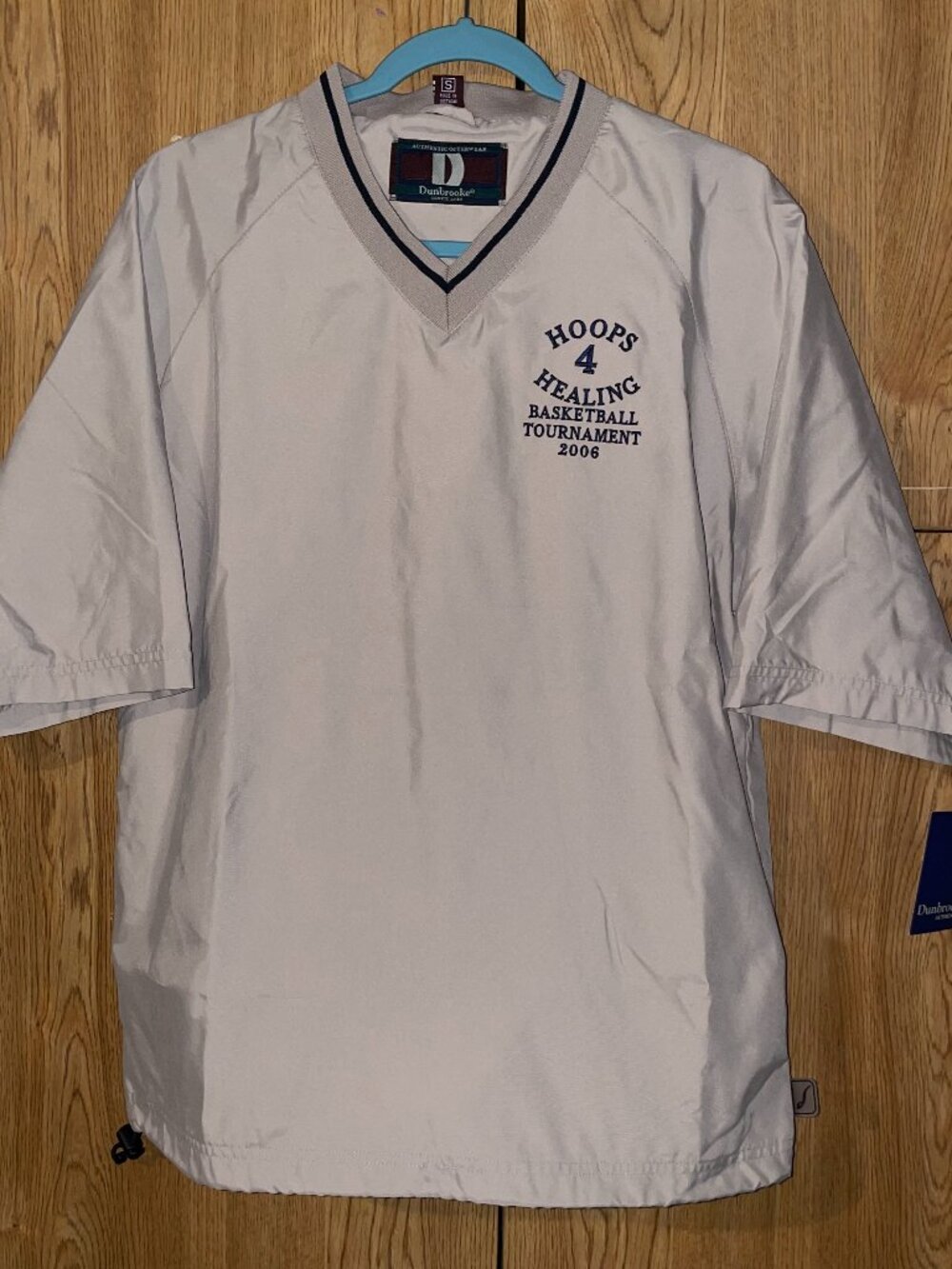 vintage 2006 hoops short sleeve windbreaker
